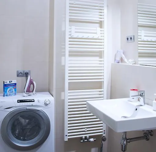 Modern Vsehrdova Apartamento *