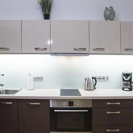 Modern Vsehrdova * פראג