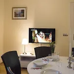 Modern Všehrdova Apartment *