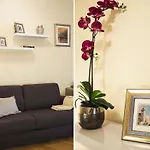 Modern Všehrdova Apartment Prag