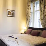 Modern Všehrdova Prag