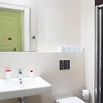 Modern Všehrdova Apartment *
