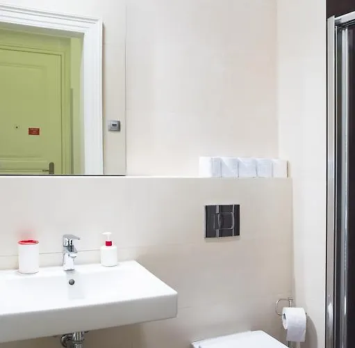 Modern Vsehrdova Appartement *