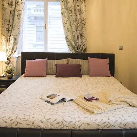 Modern Všehrdova Apartmán Praha